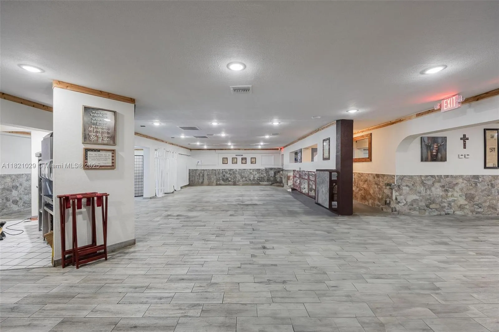 93 S Hall ST, La Belle FL 33935