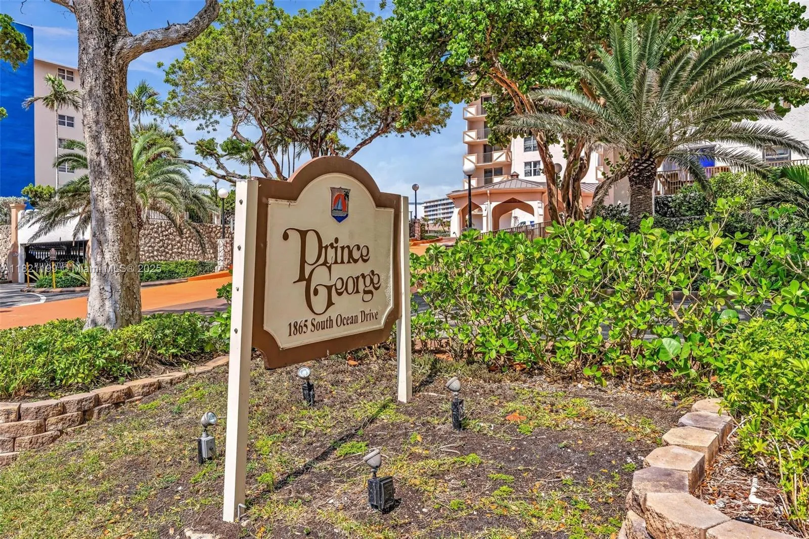 1 bedroom 2 bath for sale at 1865 S Ocean Dr # 5J, Hallandale Beach FL 33009