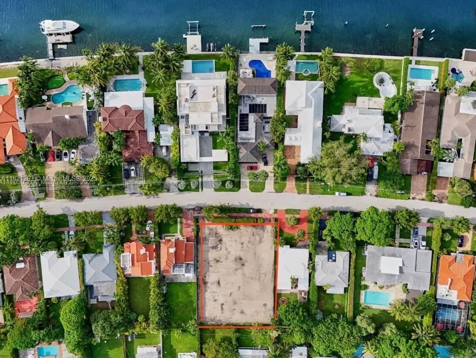 1785 Bay Dr, Miami Beach FL 33141