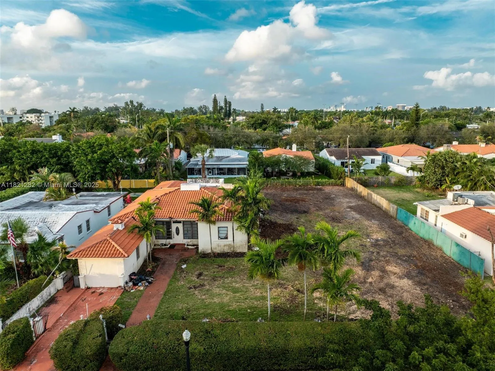 1773 Bay Dr, Miami Beach FL 33141