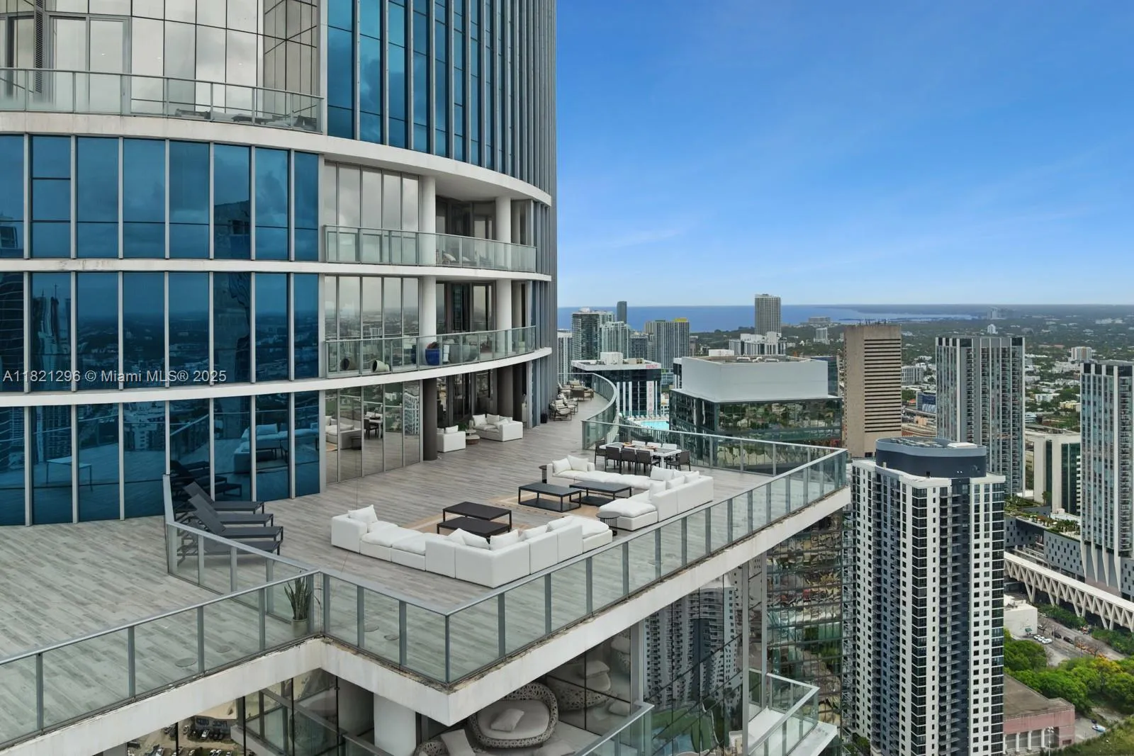 851 NE 1st Ave # 5202, Miami FL 33132