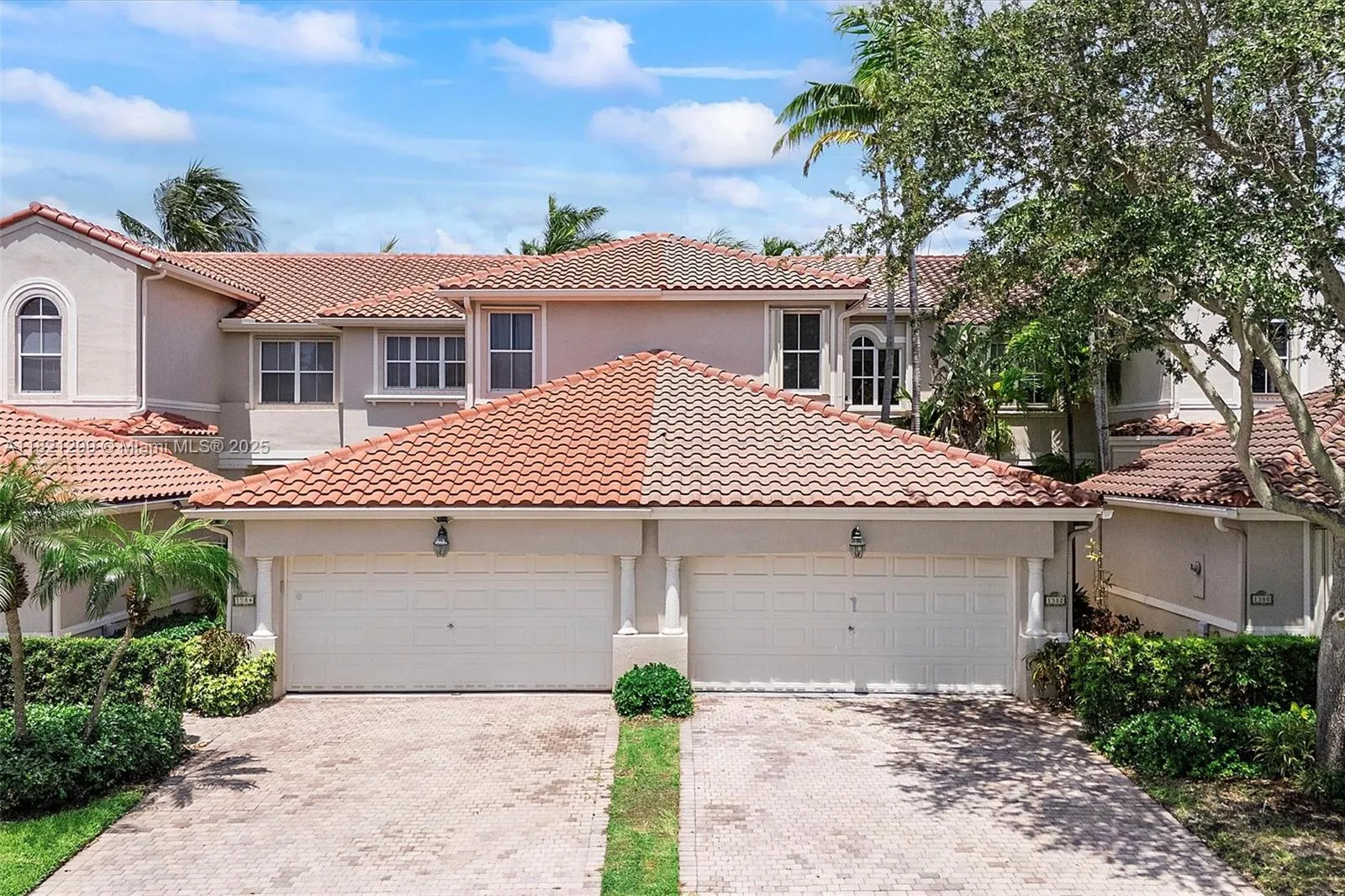 3 bedroom 3 bath for sale at 1382 Harbor Vw W, Hollywood FL 33019