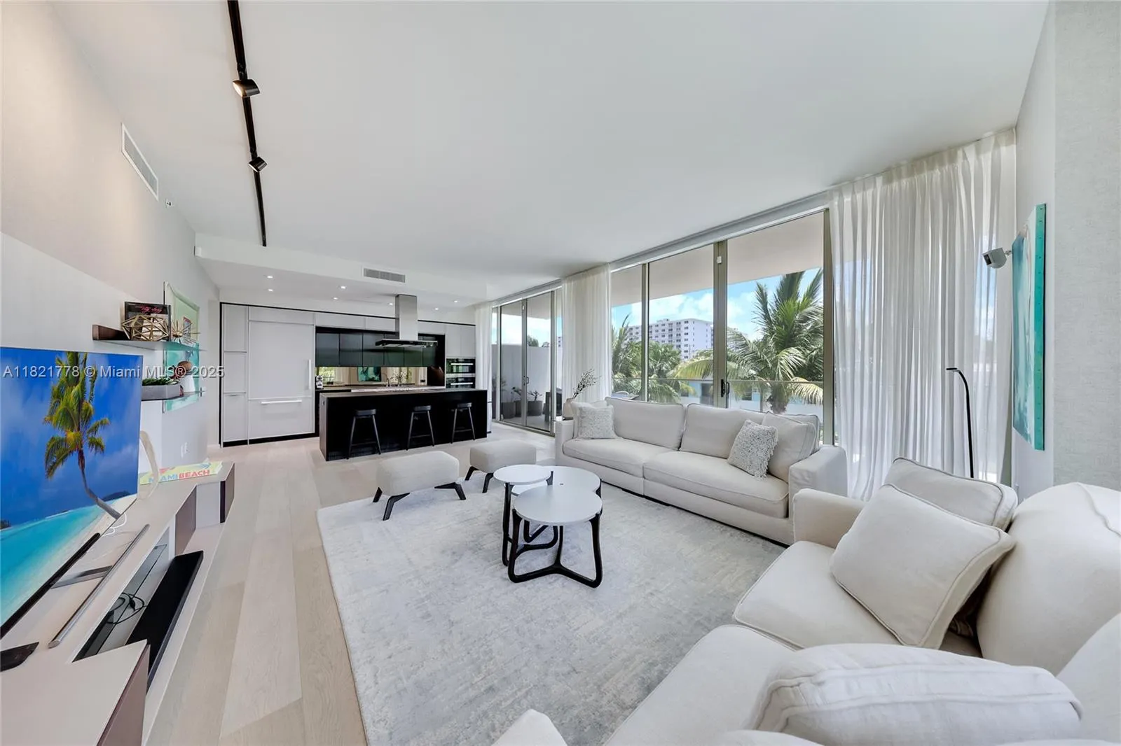 2 bedroom 2 bath for sale at 300 Collins Ave # 3D, Miami Beach FL 33139