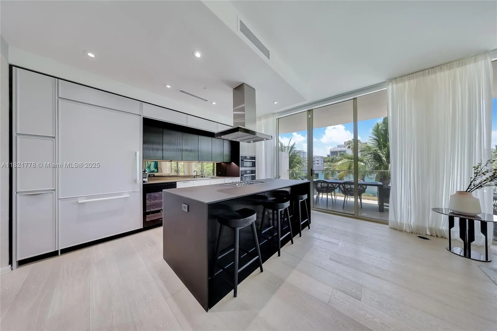 300 Collins Ave # 3D, Miami Beach FL 33139
