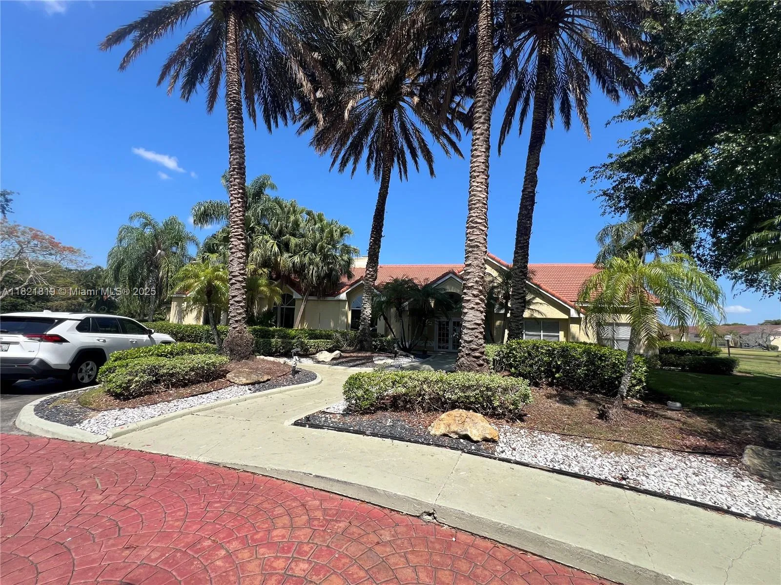 12730 Vista Isles Dr # 813, Sunrise FL 33325