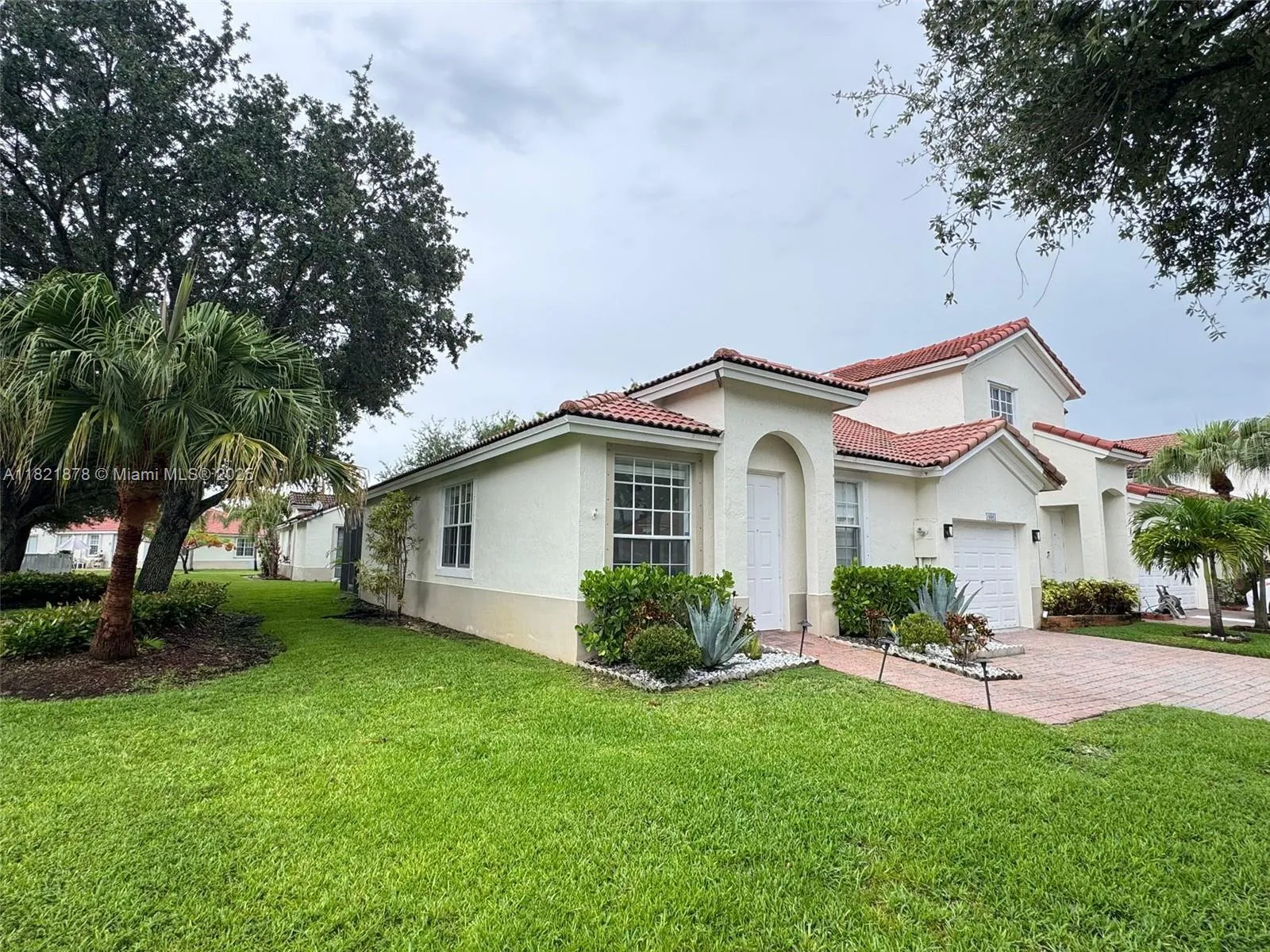 3 bedroom 2 bath for sale at 18861 SW 28th Ct, Miramar FL 33029