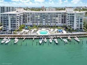 1 bedroom 1 bath for sale at 800 West Ave # 523, Miami Beach FL 33139