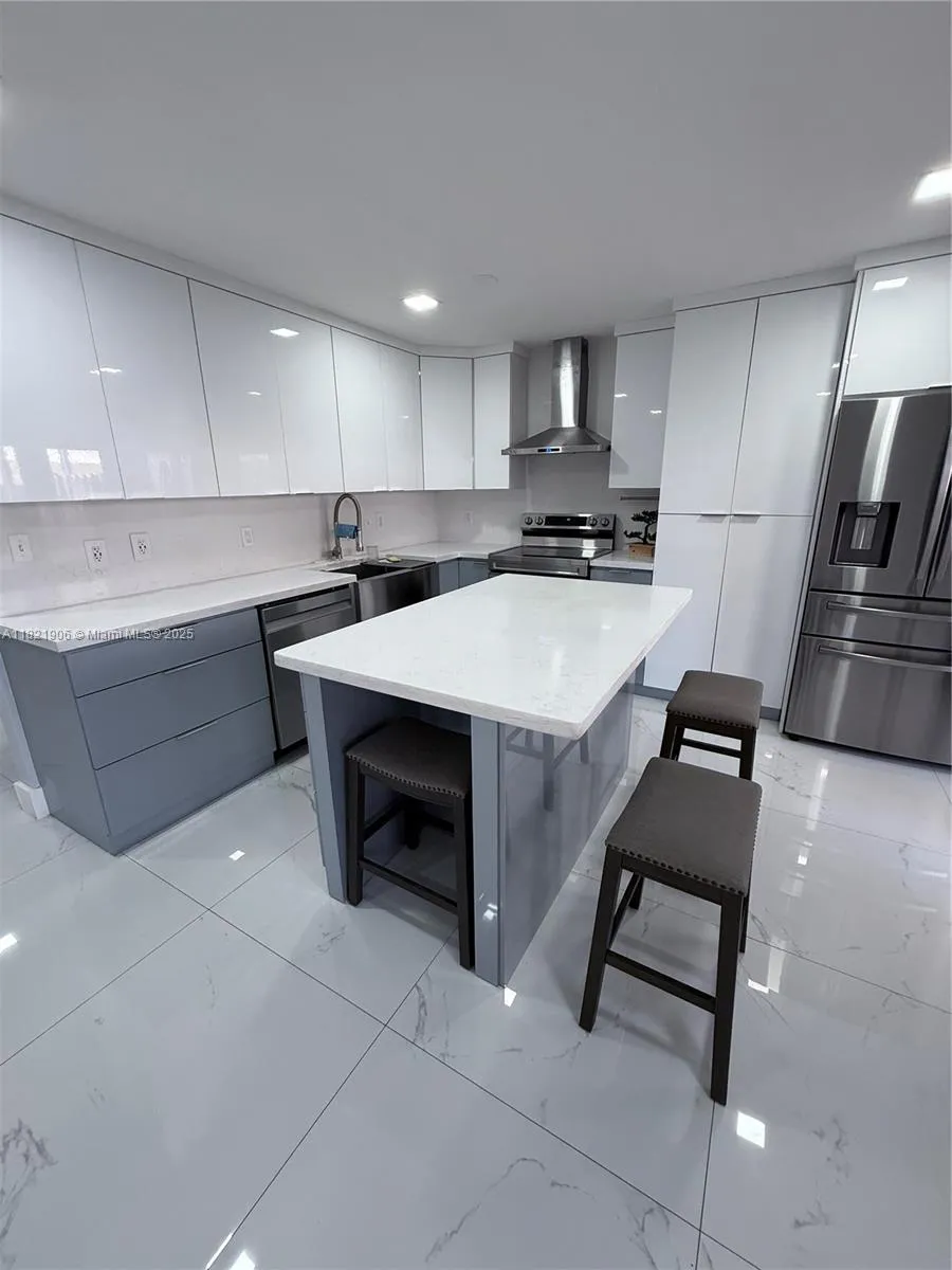 3 bedroom 2 bath Residential for sale at 11115 W Okeechobee Rd # 119, Hialeah Gardens FL 33018
