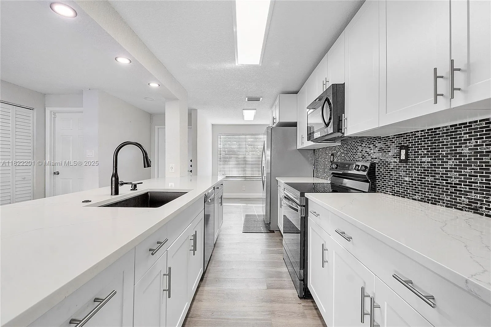 3 bedroom 2 bath for sale at 8239 NW 8th St # 3, Plantation FL 33324