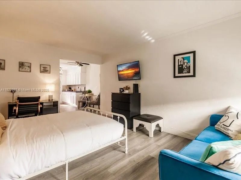 4015 Indian Creek Dr # 204, Miami Beach FL 33140