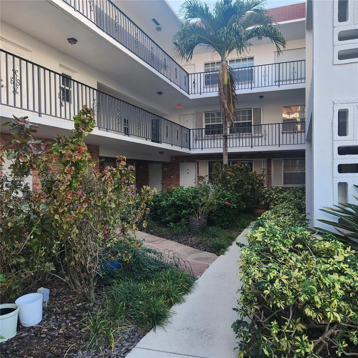 2424 NE 9th St # 212, Fort Lauderdale FL 33304