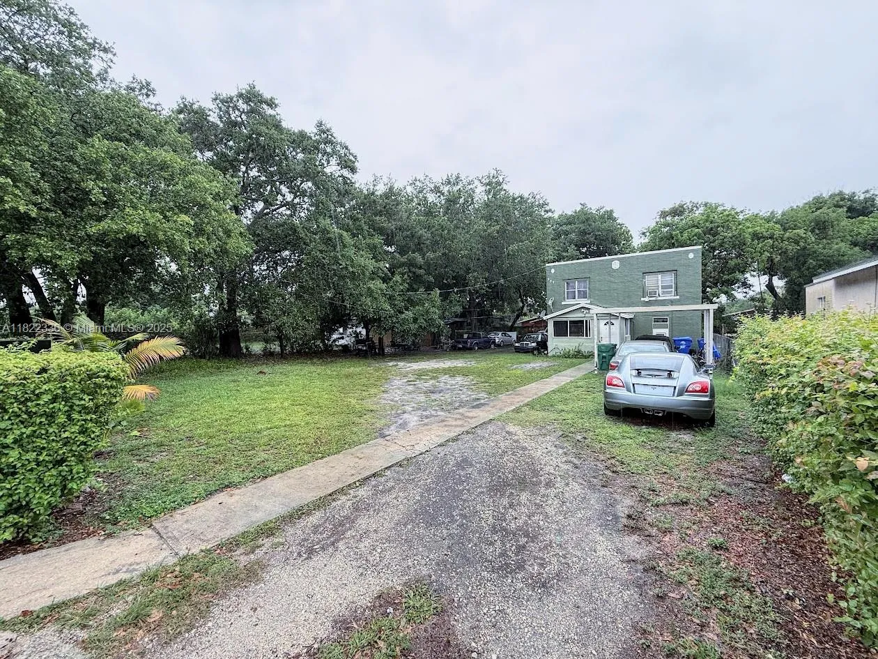 337 NW 48th St, Miami FL 33127