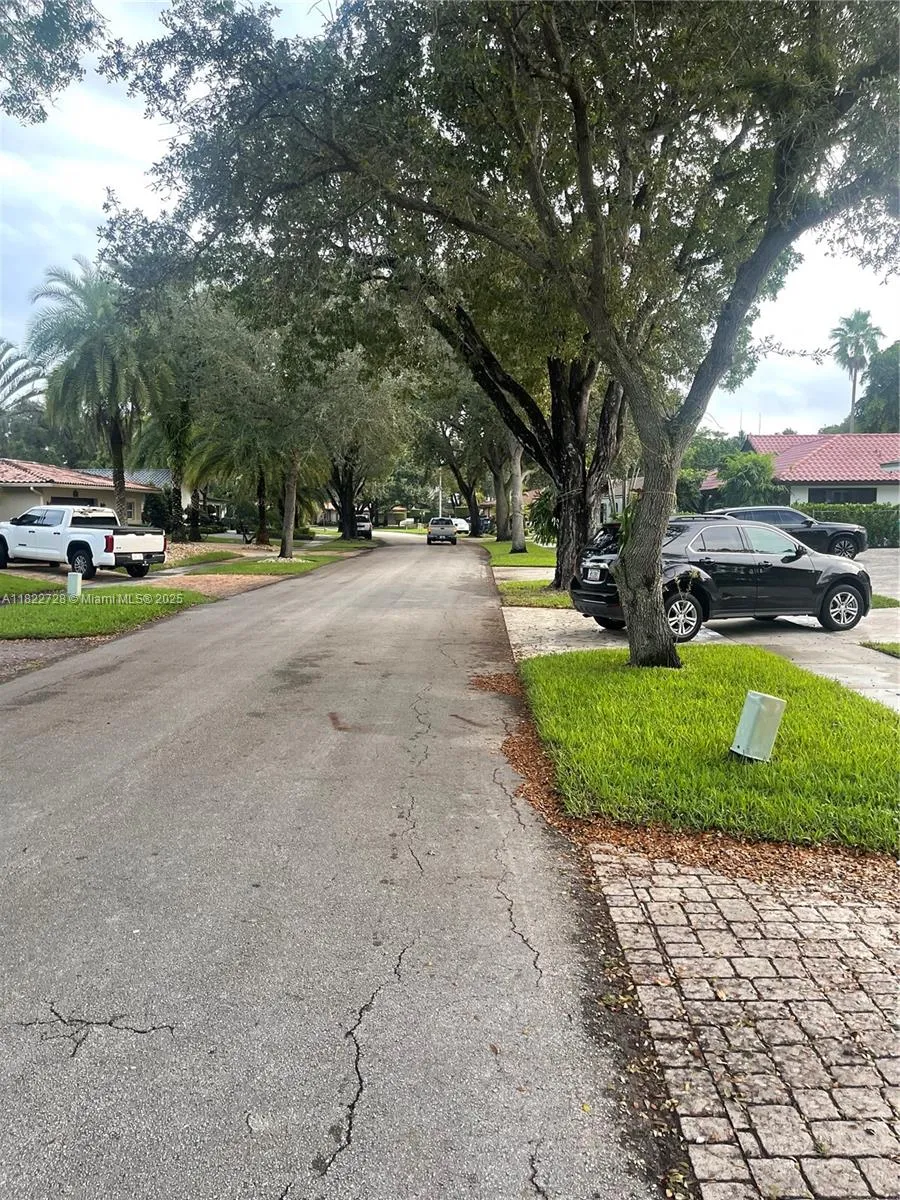 16120 E Troon Cir, Miami Lakes FL 33014