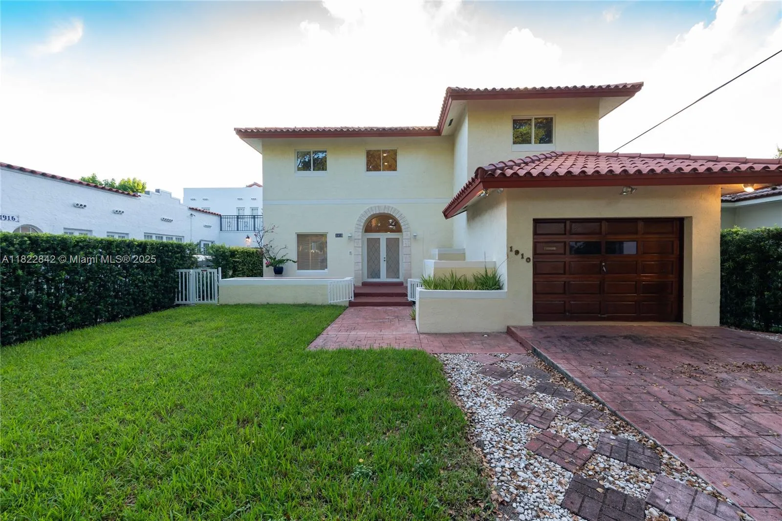 3 bedroom 3 bath for rent at 1910 Ferdinand St, Coral Gables FL 33134