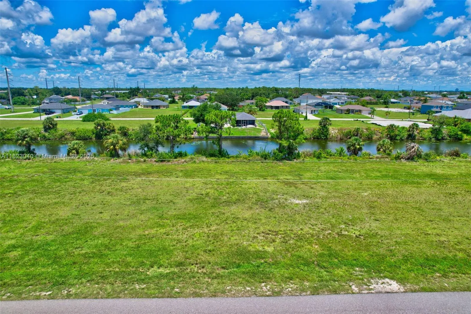 2625 NE 5th Pl, Cape Coral FL 33909