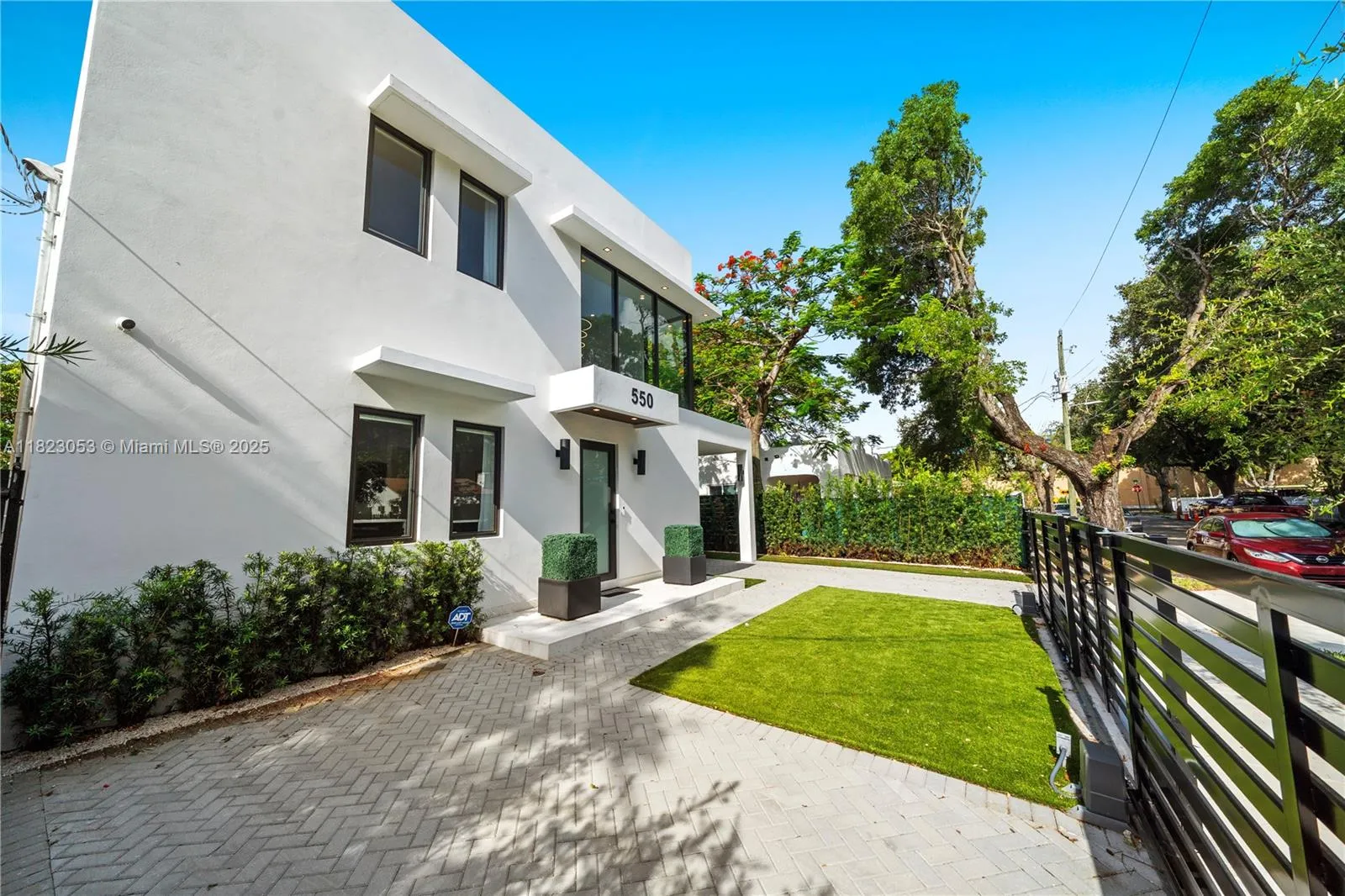 6 bedroom 5 bath for sale at 550 NW 42nd St, Miami FL 33127