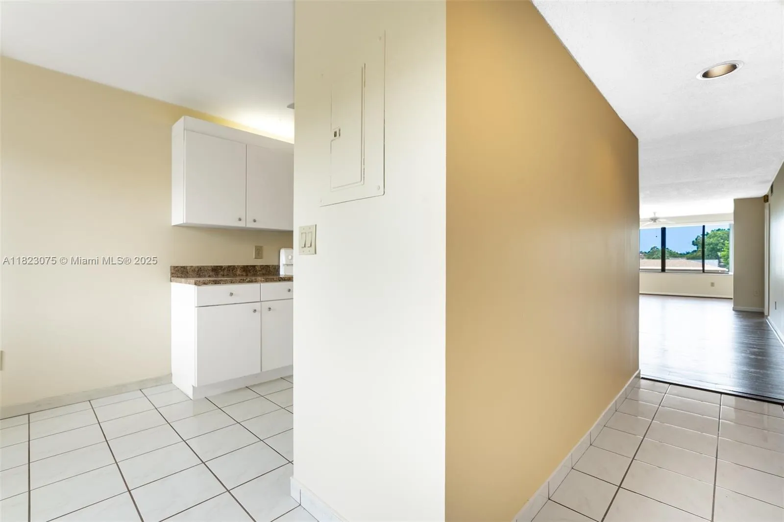 9455 N Belfort Cir # 211, Tamarac FL 33321