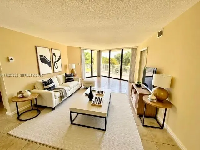 1000 QUAYSIDE TE # 410, Miami FL 33138