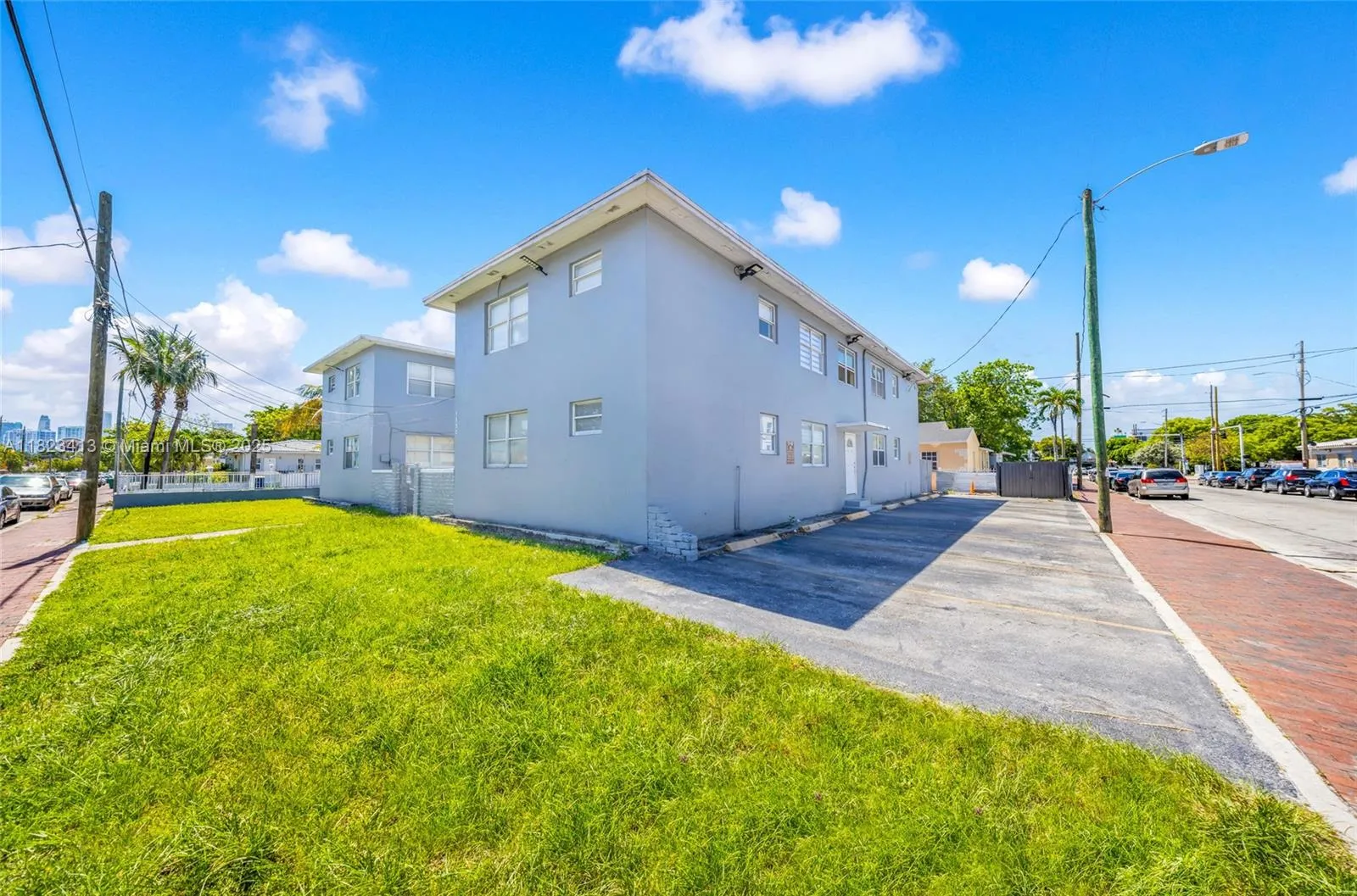 1580 SW 6th St, Miami FL 33135
