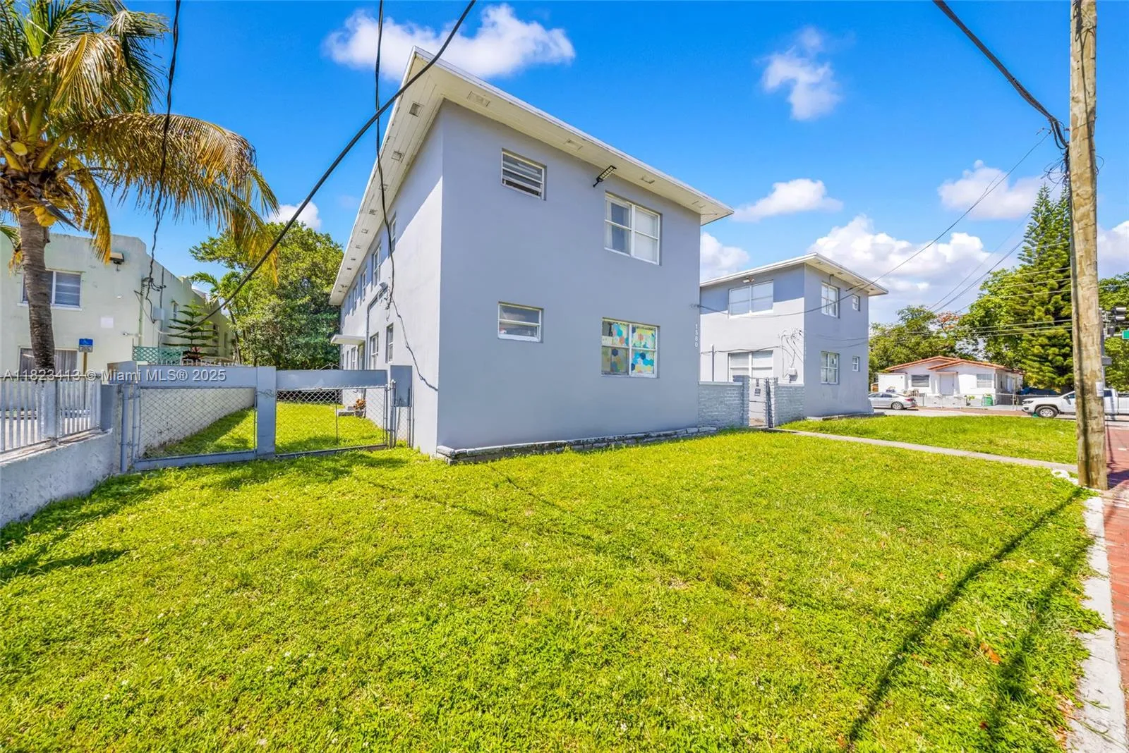 1580 SW 6th St, Miami FL 33135