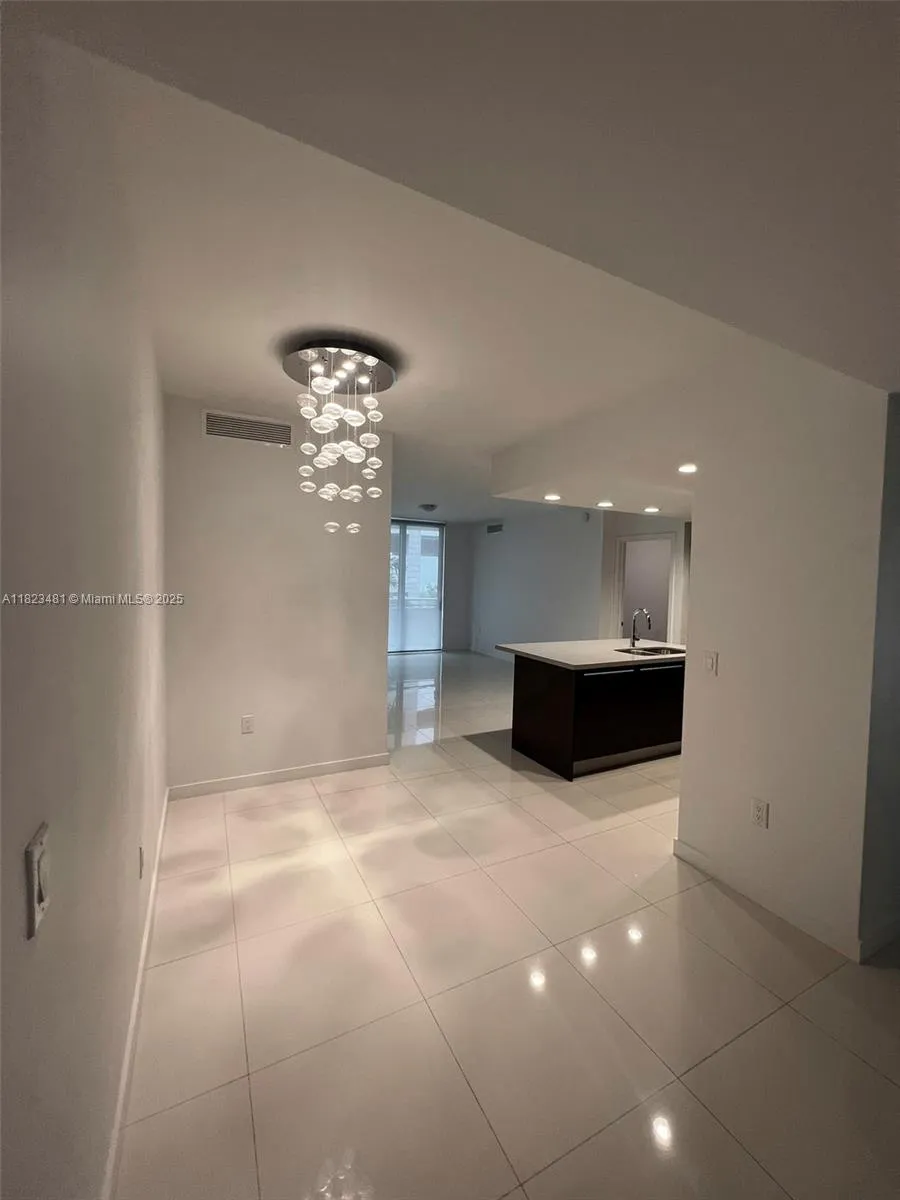 7661 NW 107th Ave # 207, Doral FL 33178
