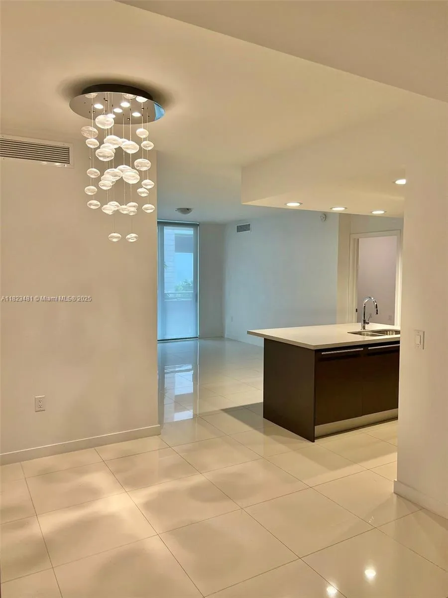 7661 NW 107th Ave # 207, Doral FL 33178