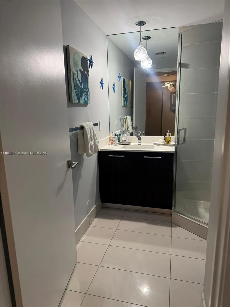 55 SW 9th St # 1005, Miami FL 33130