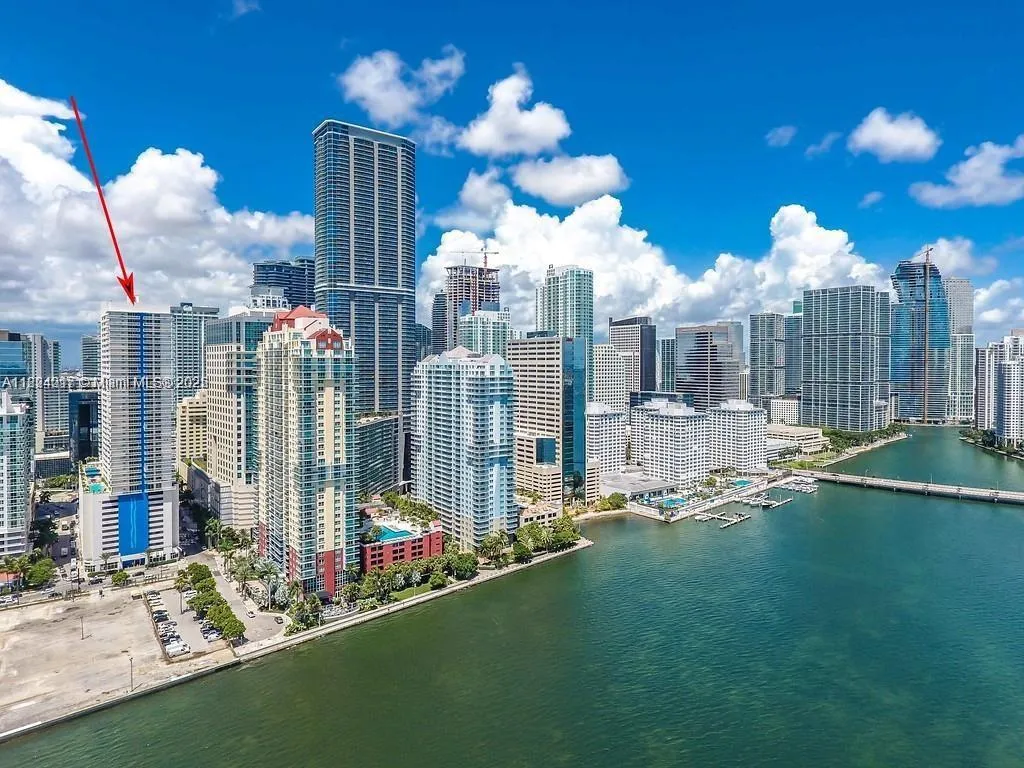 1200 Brickell Bay Dr # 1518, Miami FL 33131