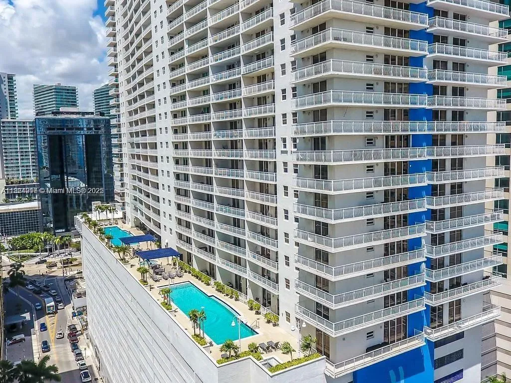 1200 Brickell Bay Dr # 1518, Miami FL 33131