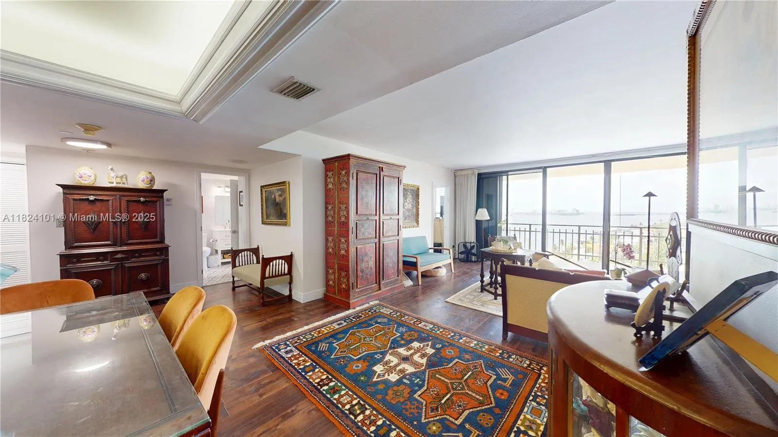 11113 Biscayne Blvd, Miami FL 33181