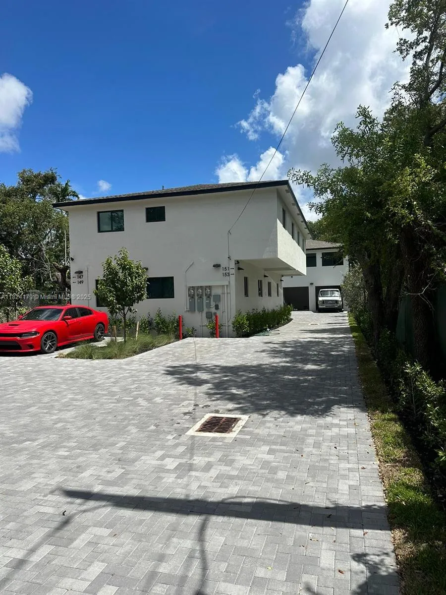 147 NW 61st St, Miami FL 33127