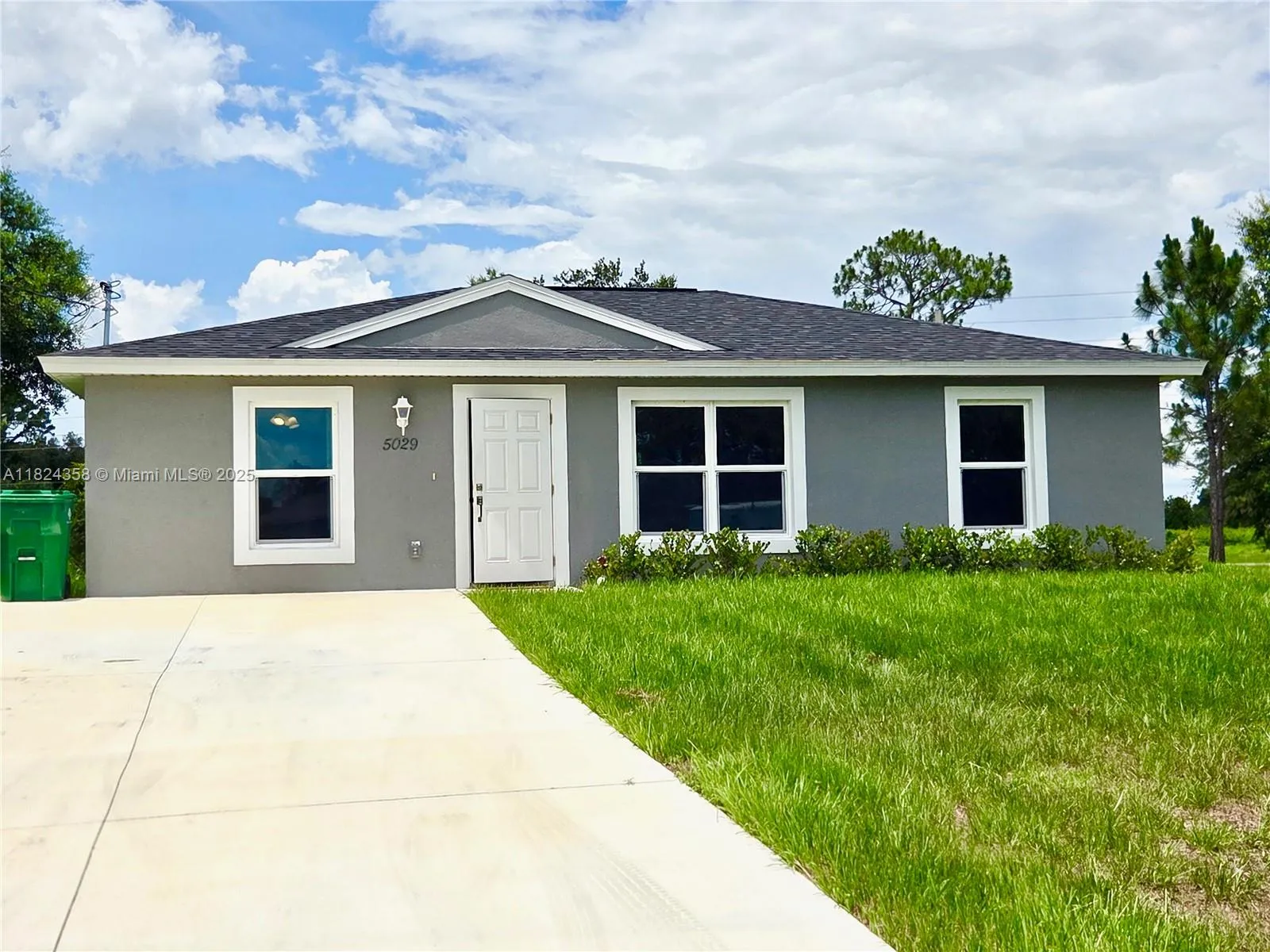 3 bedroom 2 bath Residential for sale at 5029 N DOGWOOD CIR, La Belle FL 33935