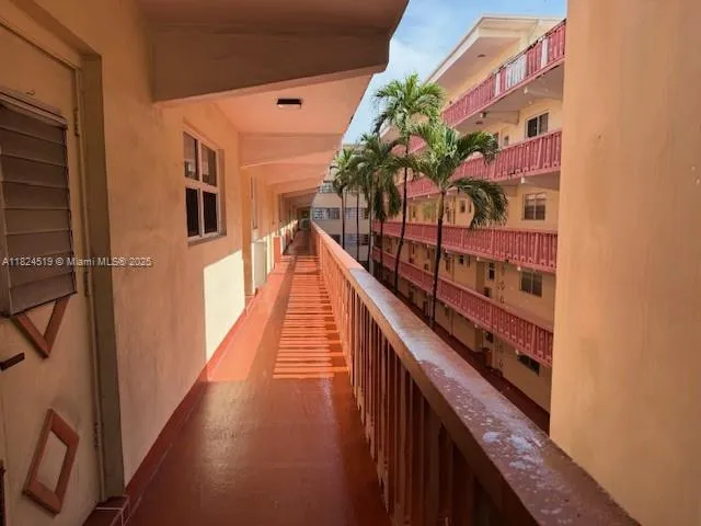 215 SE 3rd Ave # 307B, Hallandale Beach FL 33009