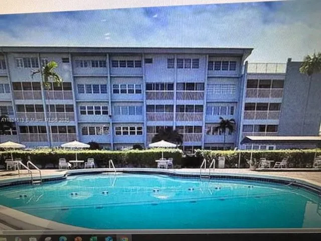 215 SE 3rd Ave # 307B, Hallandale Beach FL 33009
