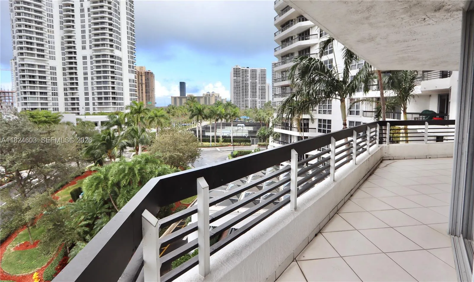 3530 Mystic Pointe Dr # 506, Aventura FL 33180