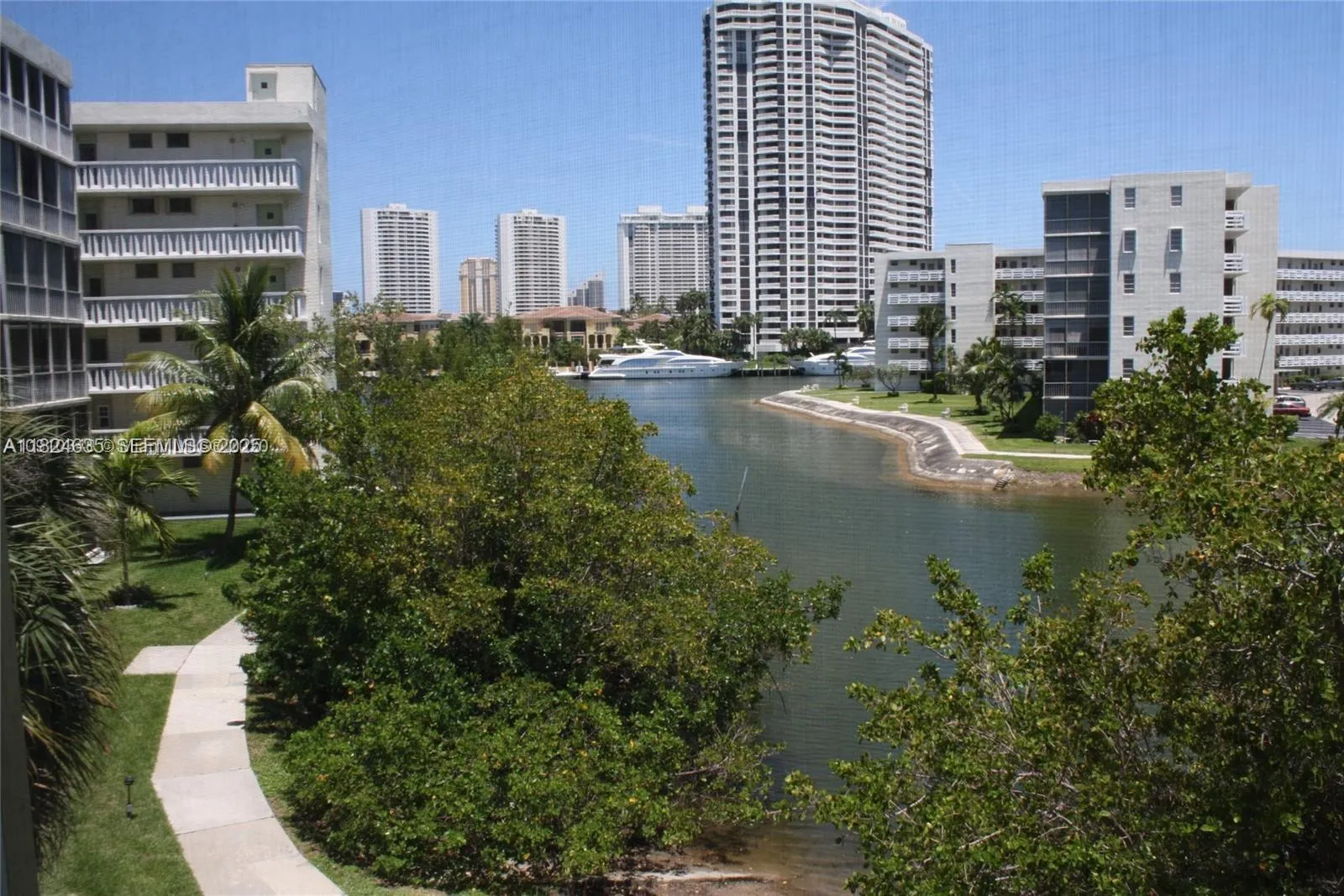 2930 Point East Dr # E309, Aventura FL 33160