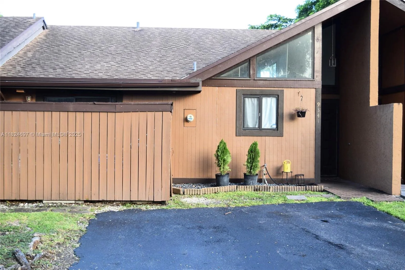 9341 SW 130th St, Miami FL 33176