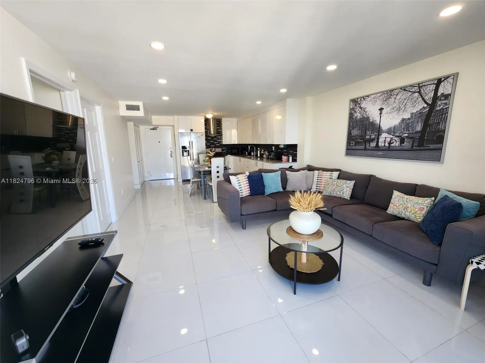 345 Ocean Dr # 602, Miami Beach FL 33139
