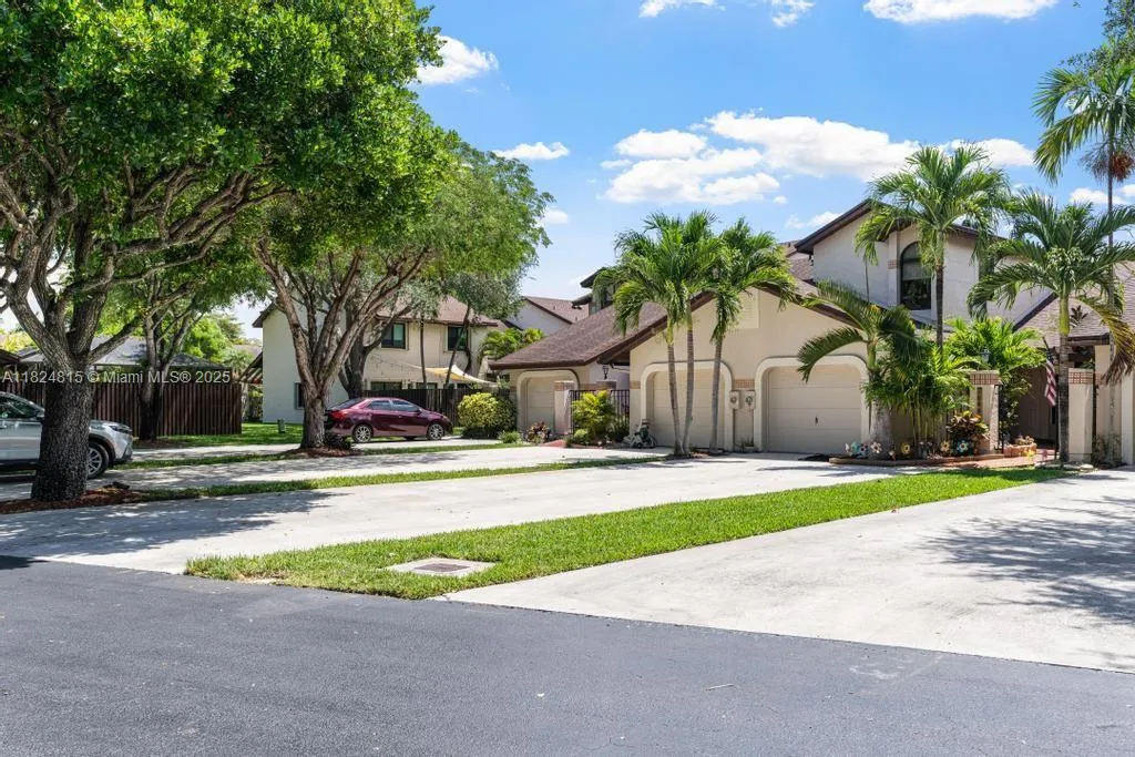 10091 SW 137th Pl, Miami FL 33186