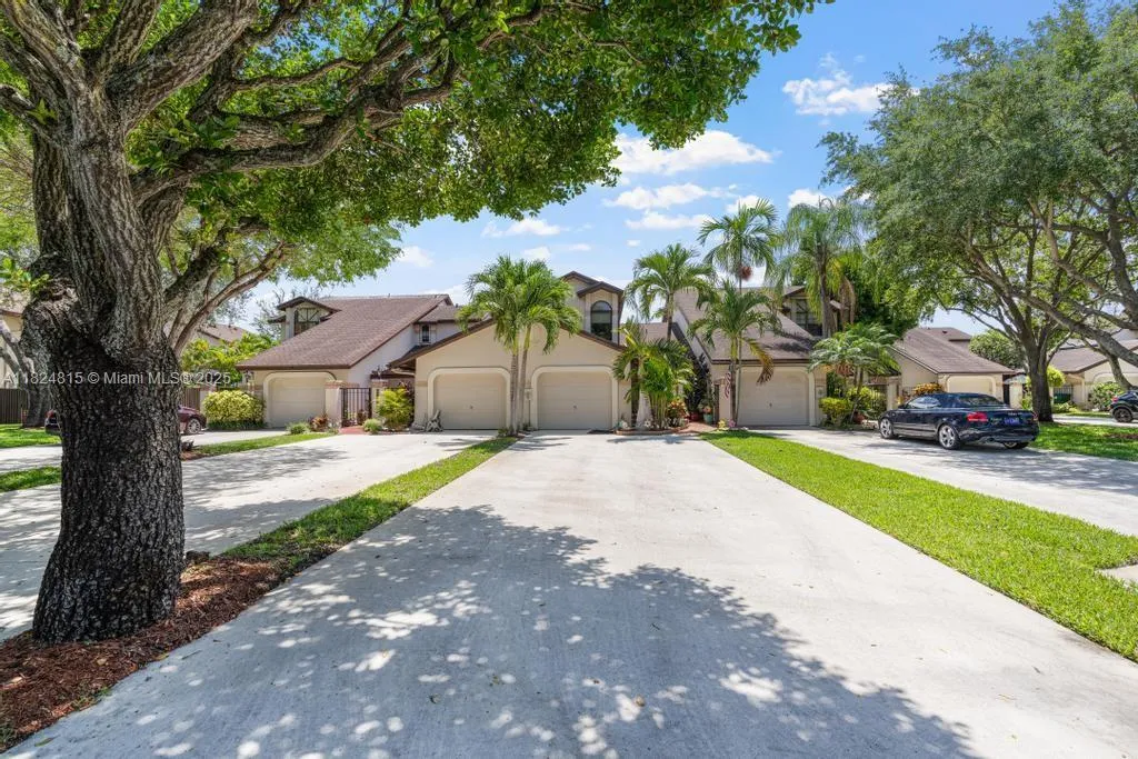10091 SW 137th Pl, Miami FL 33186