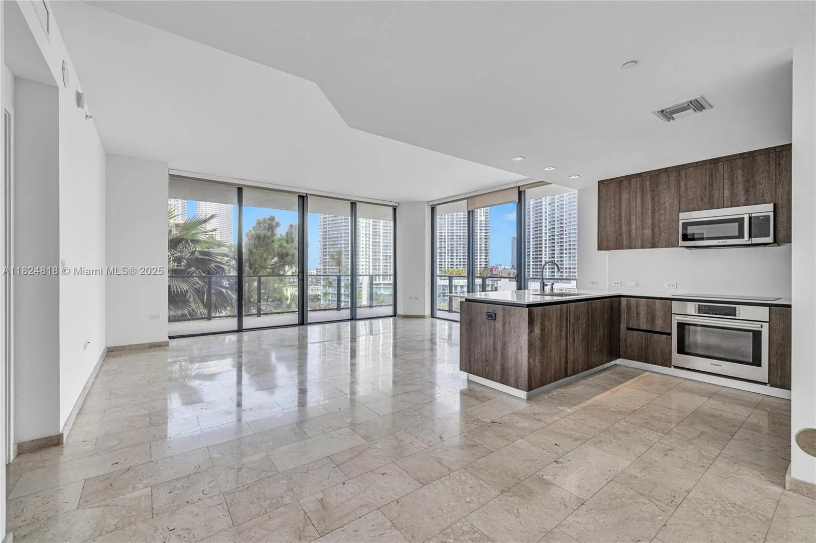 2 bedroom 2 bath for sale at 68 SE 6th St # 712, Miami FL 33131