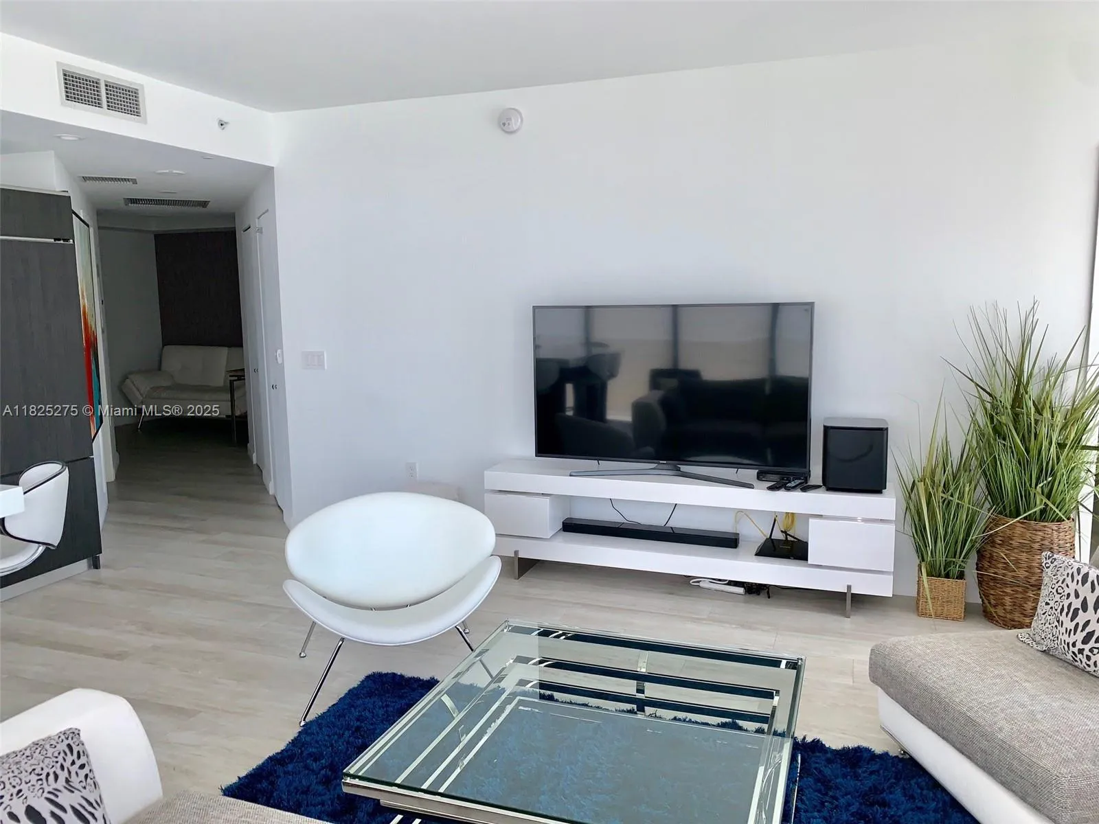 55 SW 9th St # 2706, Miami FL 33130