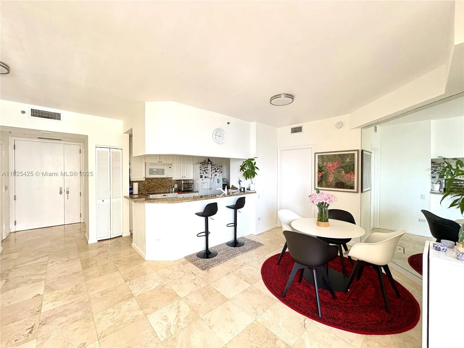 1 bedroom 1 bath for sale at 808 Brickell Key Dr # 1103, Miami FL 33131