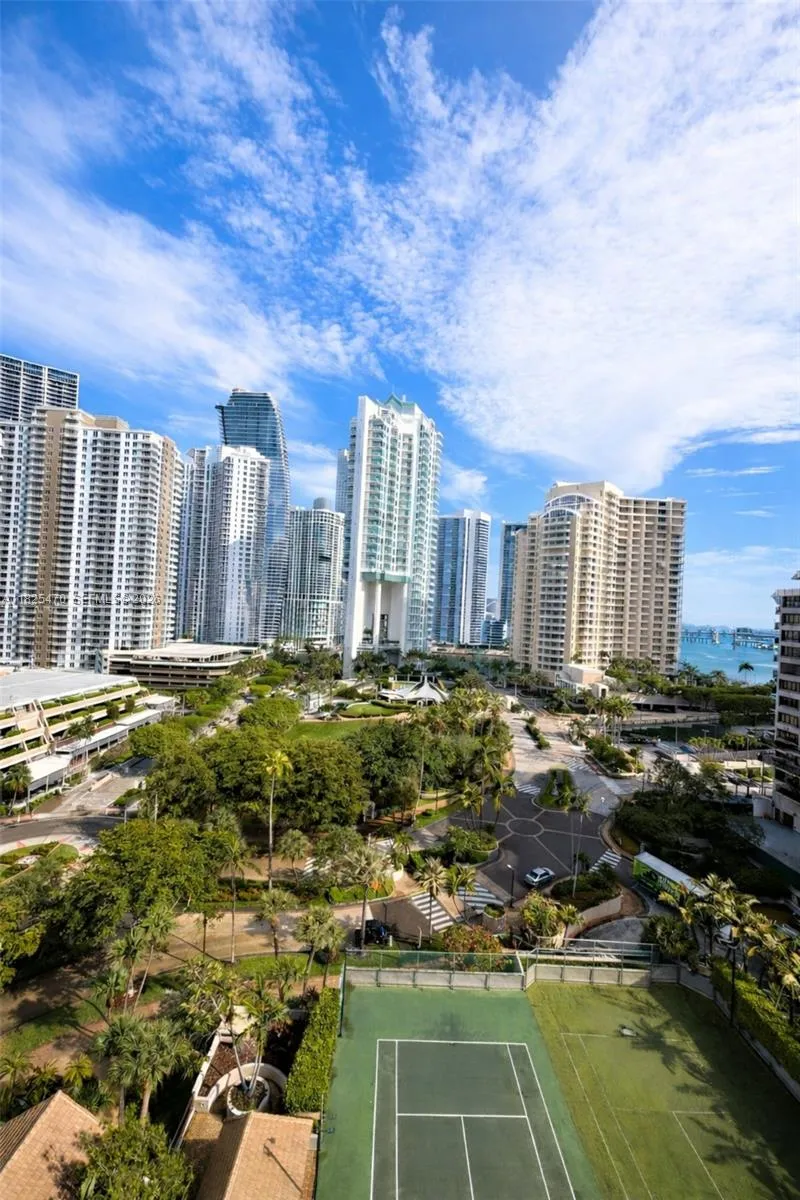 520 Brickell Key Dr # A1421, Miami FL 33131