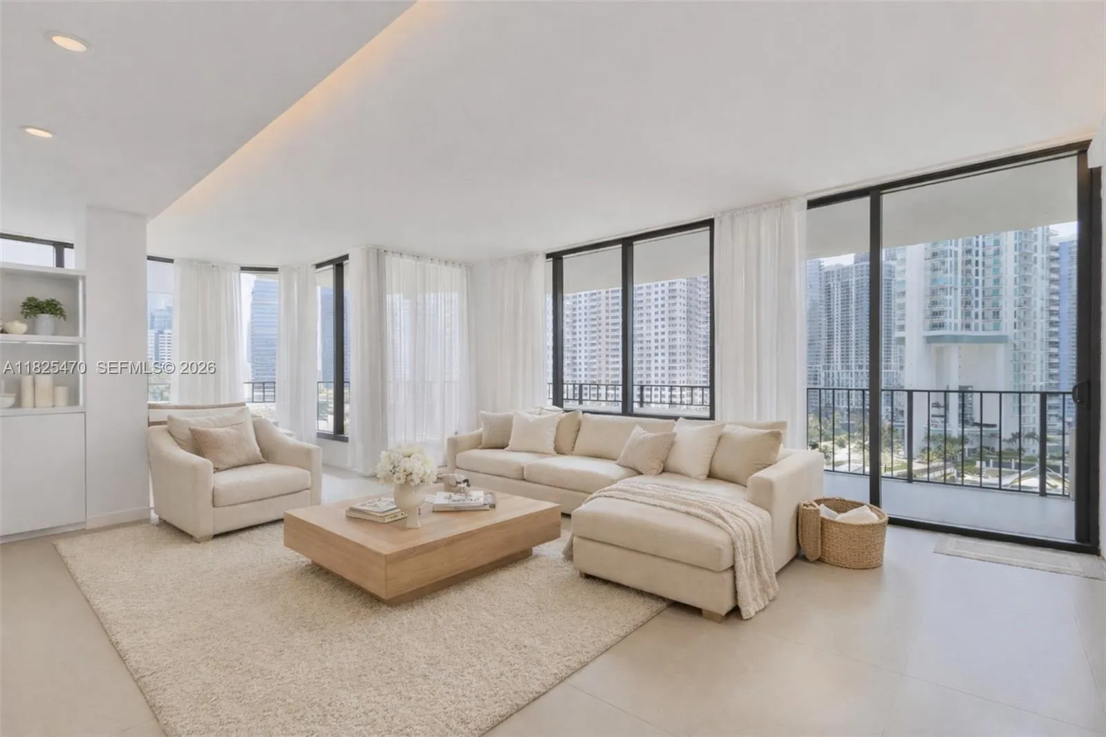 520 Brickell Key Dr # A1421, Miami FL 33131