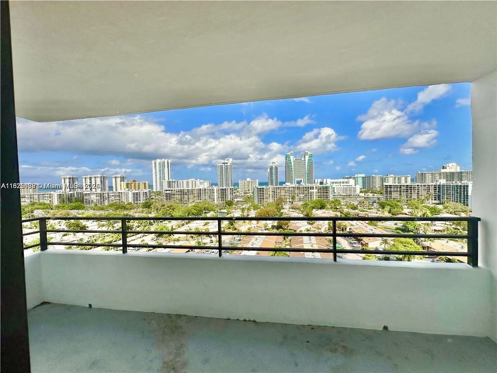 2500 Parkview Dr # 1603, Hallandale Beach FL 33009