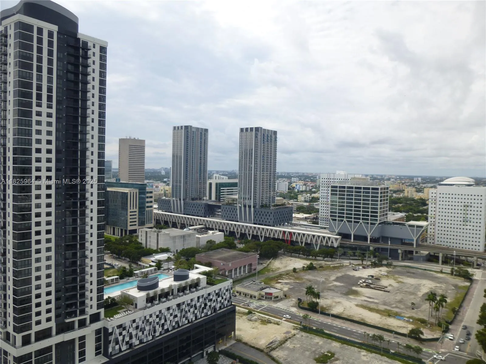 851 NE 1st Ave # 2612, Miami FL 33132