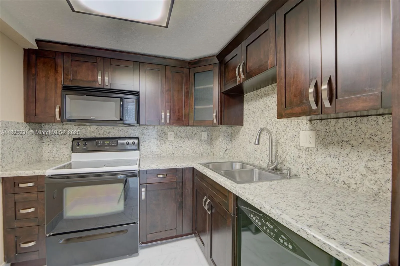 1621 Collins Ave # 708, Miami Beach FL 33139