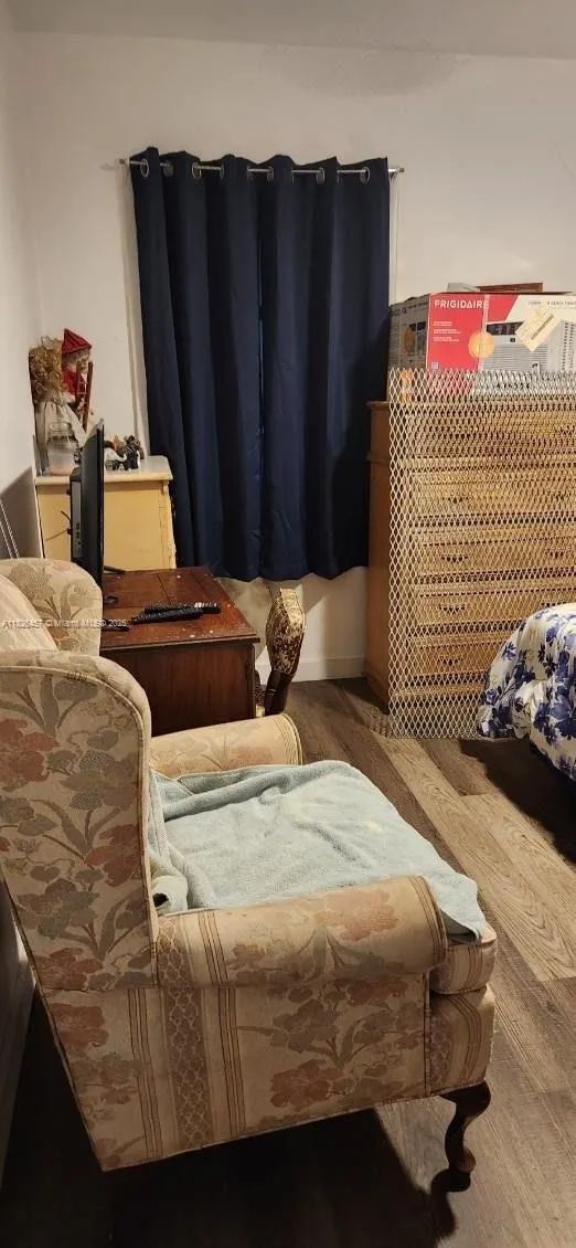 890 E 52nd St, Hialeah FL 33013