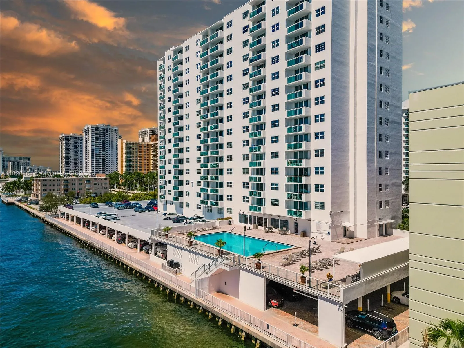 3000 S Ocean Dr # 702, Hollywood FL 33019